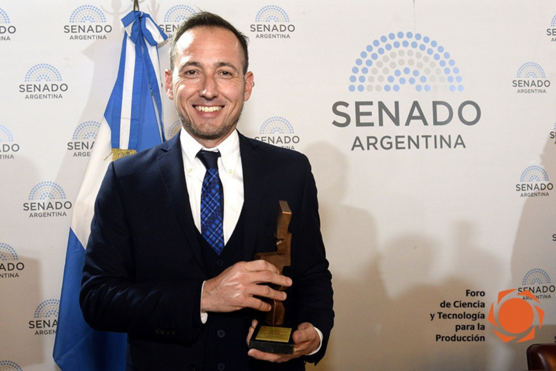 imagen El Laboratorio dirigido por el Dr. Diego Cargnelutti fue reconocido con el premio "Dr José A. Balseiro"