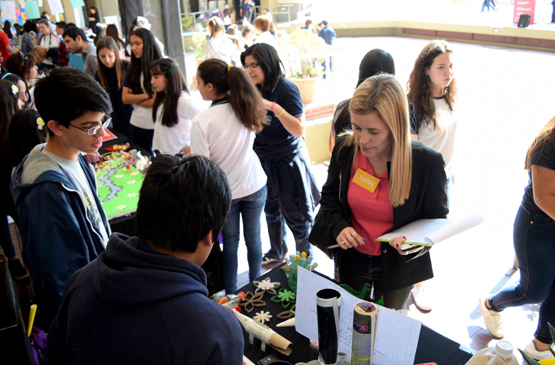 imagen Integrantes de nuestro Consejo de Administración participaron como jurado en Concurso Emprende U